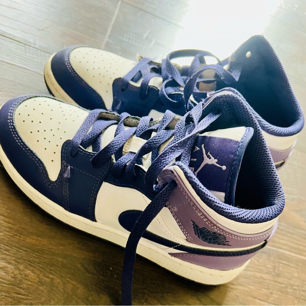 Nike Purple and White Sneakers